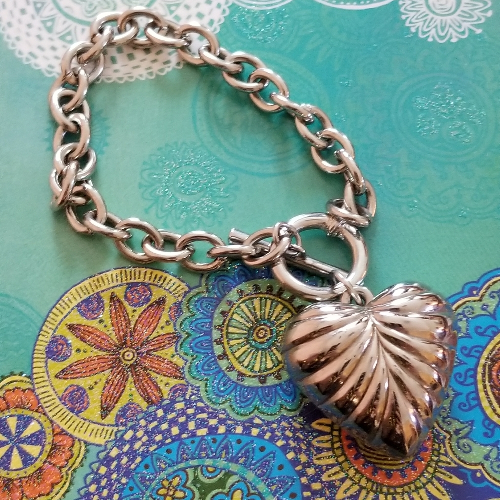 Heart bracelet charm silver tone links puffy puffed